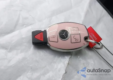 2016 Mercedes-Benz C 300 4Matic z USA, uszkodzony, nr VIN 55SWF4KB9GU136779